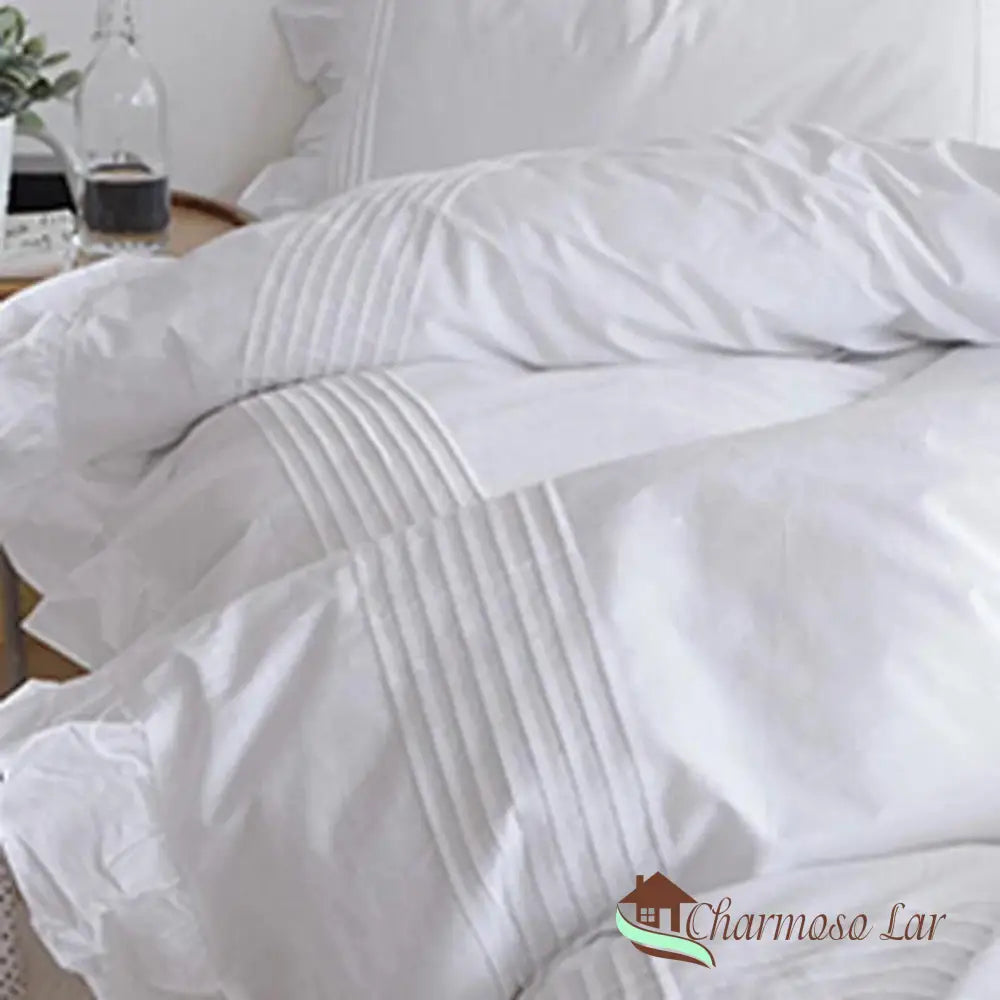 Capa de Edredom Branco com Babados - Estilo Francês com Toque Macio e Design Único para sua Cama Casal (138x188cm)